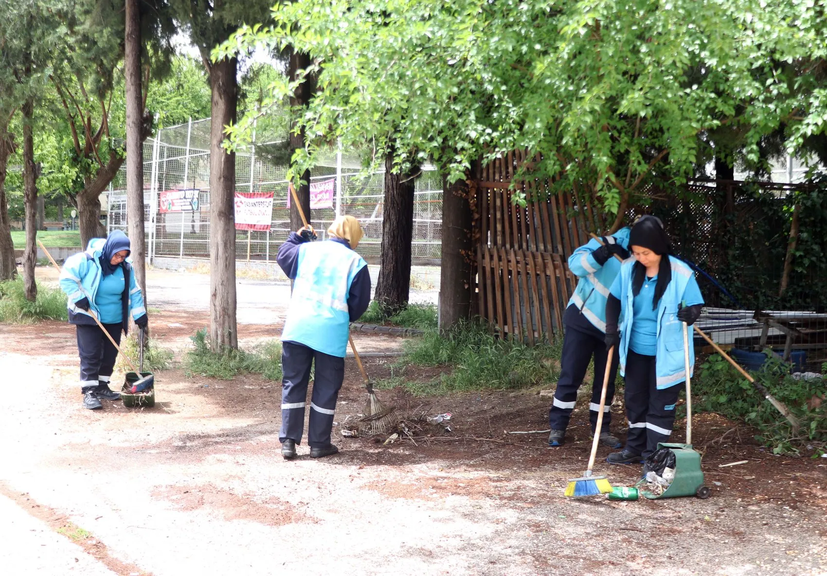 Gaziantep’in sokaklarını artık 40 kadın işçi temizliyor