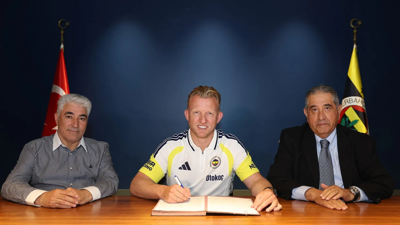 Dirk Kuyt Fenerbahçe teknik ekibine geri döndü