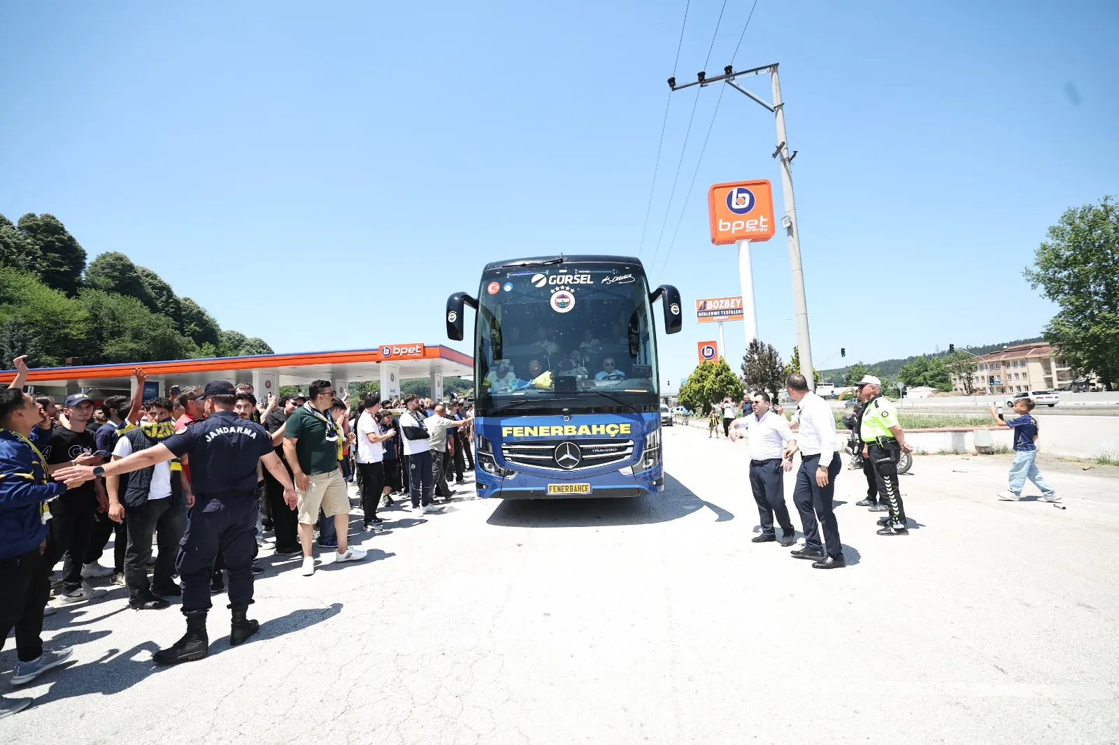 Fenerbahçe yeni sezon hazırlıkları için Düzceye ulaştı