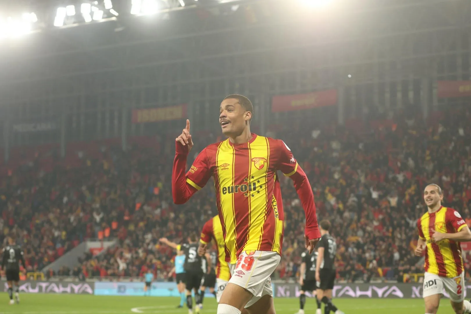 Göztepe'nin Brezilyalı golcüsüne ülkesinden sürpriz talip
