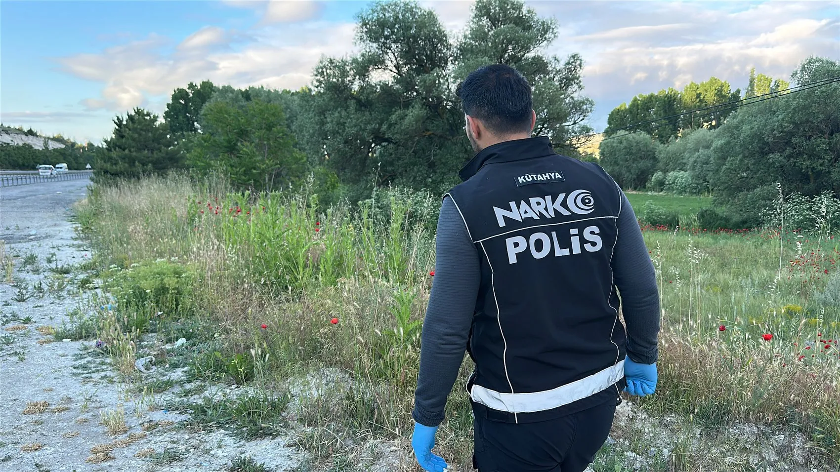 Kütahya yolunda yakalanan şüphelilerin uyuşturucu kaçırma planı suya düştü