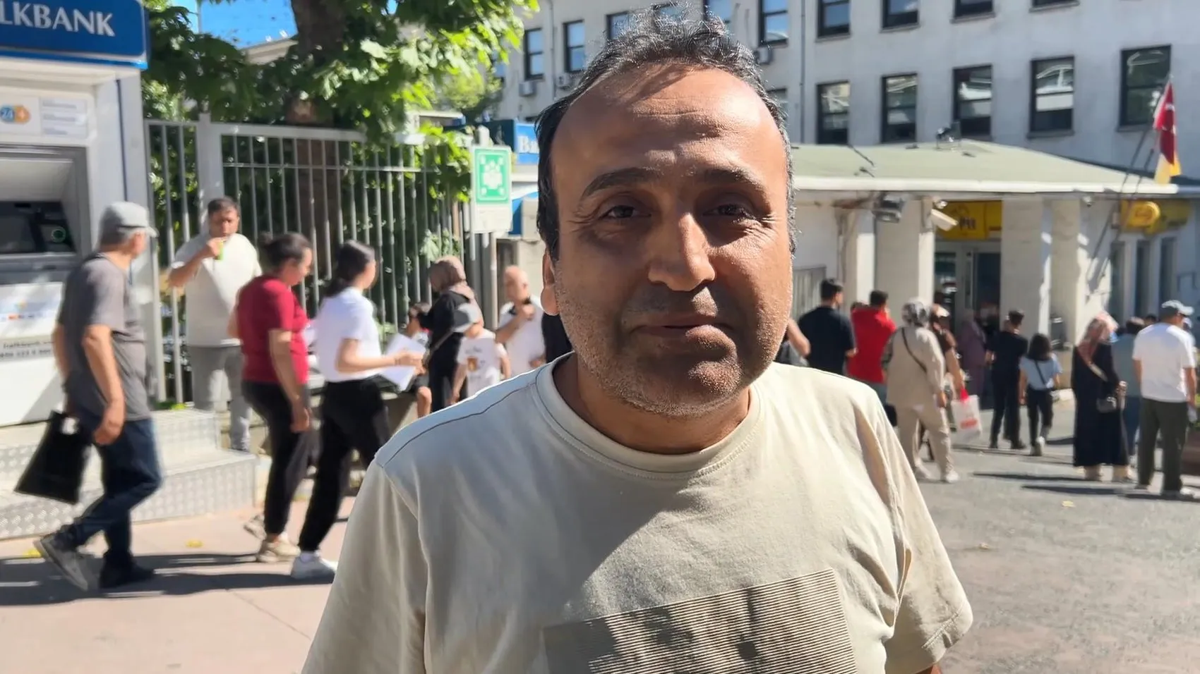 Sınav sabahı kimliğini unutan öğrenciyi zabıta kurtardı