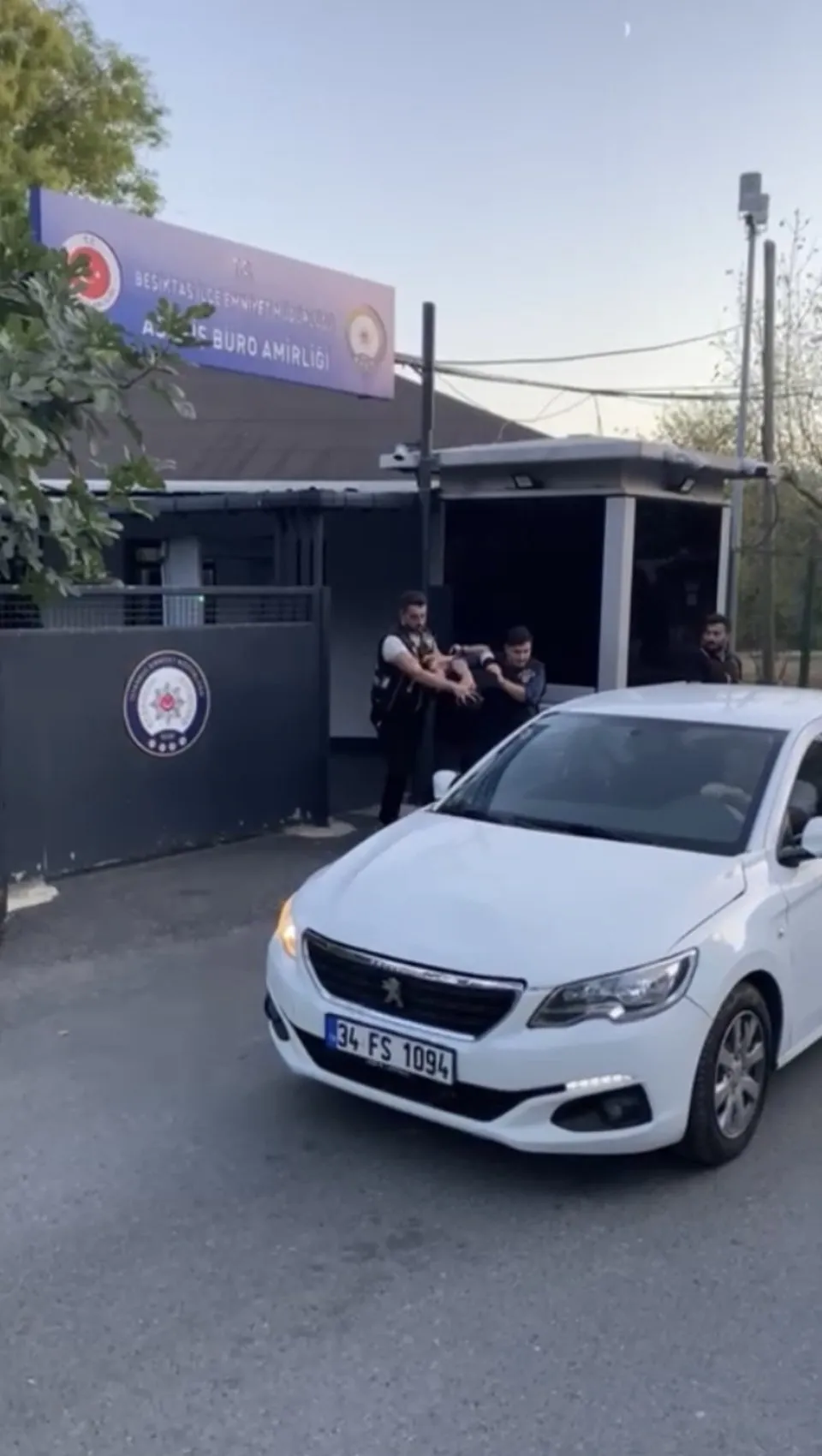 Beşiktaş polisine yakalanan uyuşturucu şebekesinin defteri ortaya çıktı