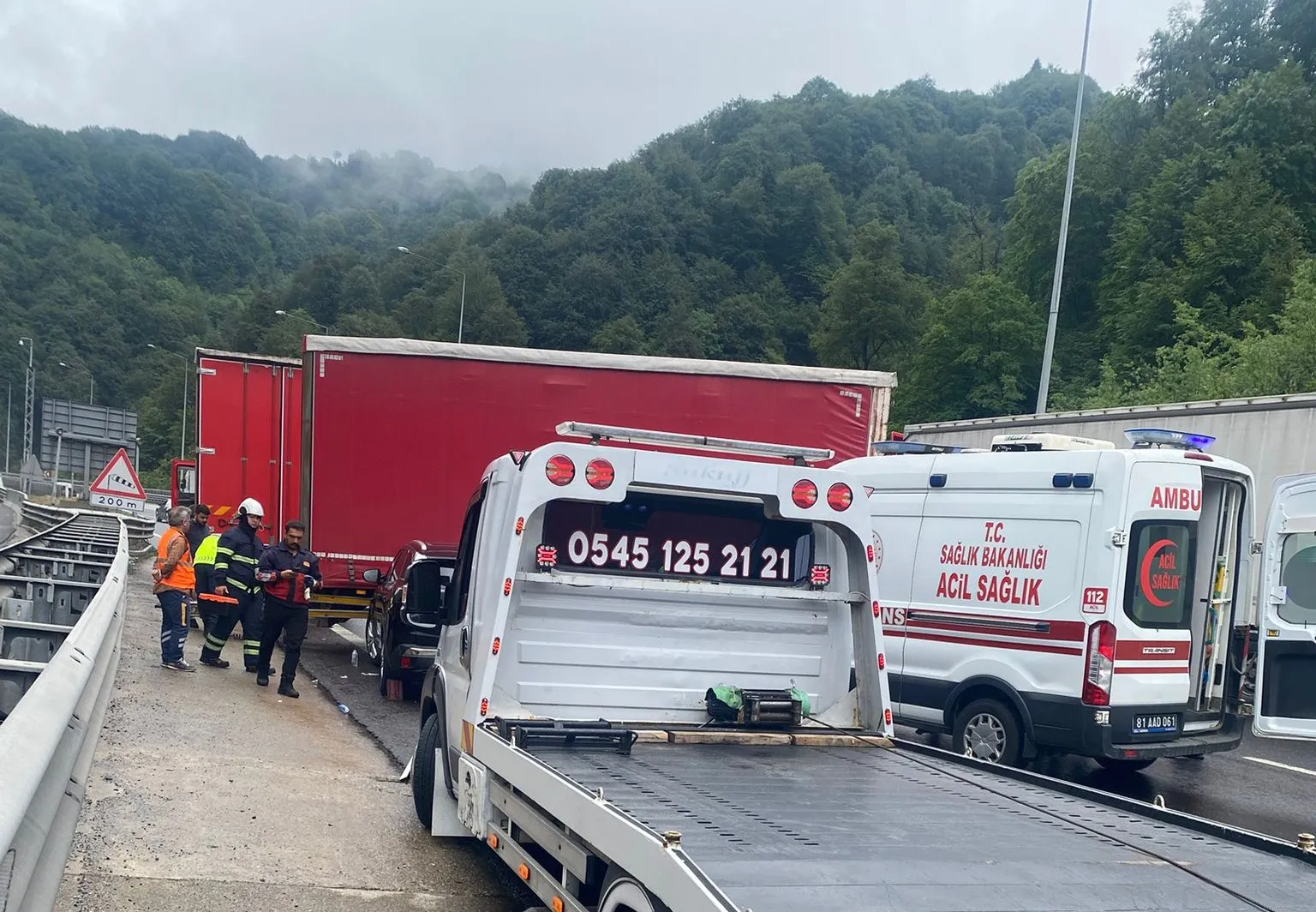 Bolu Dağı geçişinde yolda kalan dorse kazaya yol açtı