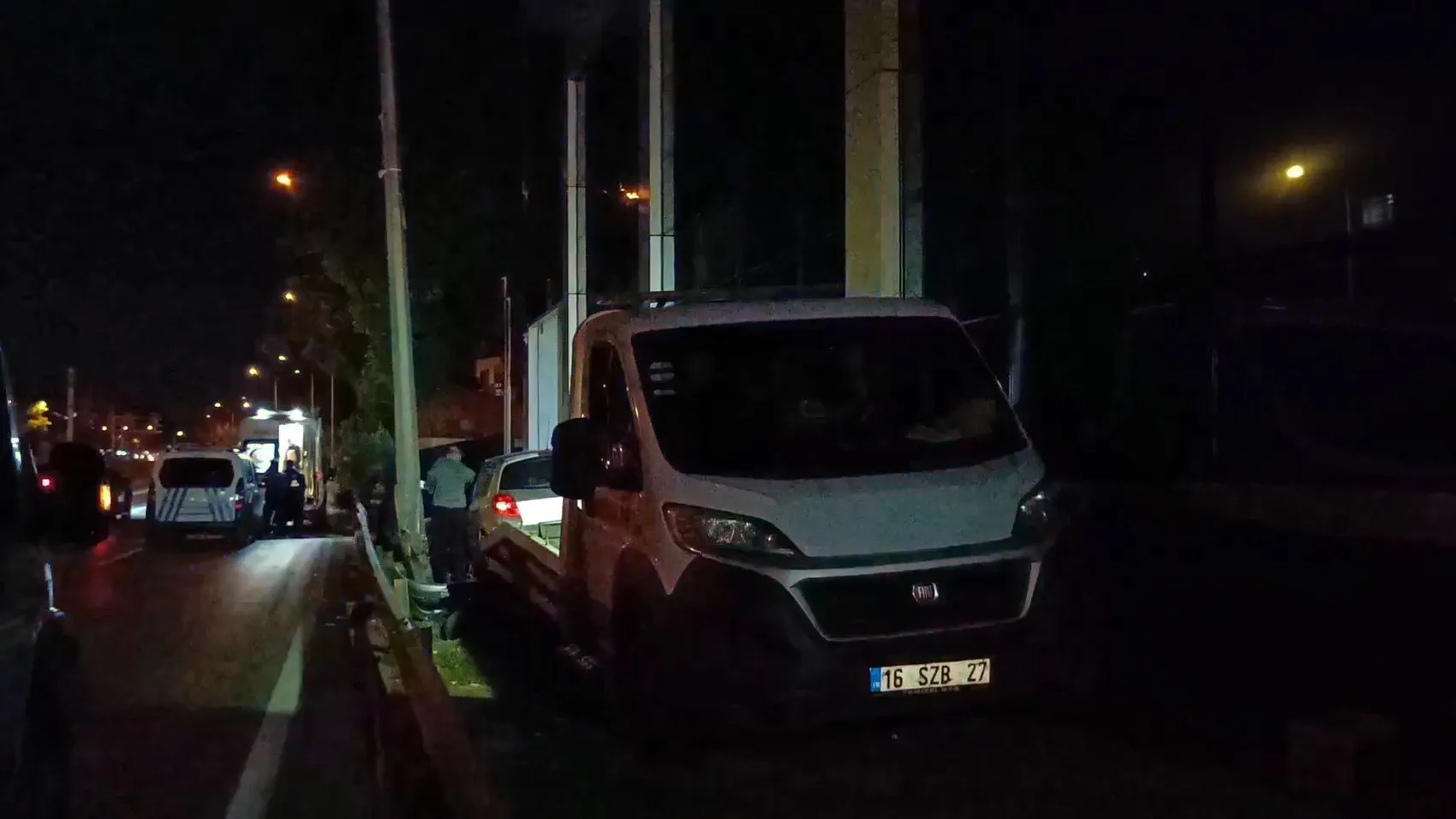 Bursa İzmir Yolu’nda gece yarısı kaza 2 yaralı