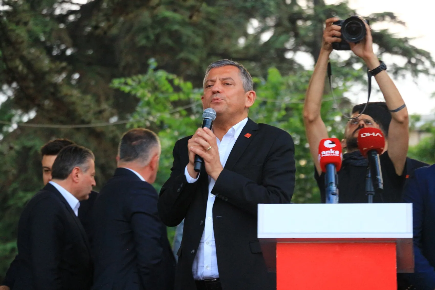 Özgür Özel Erdoğan siyasi darbe peşinde