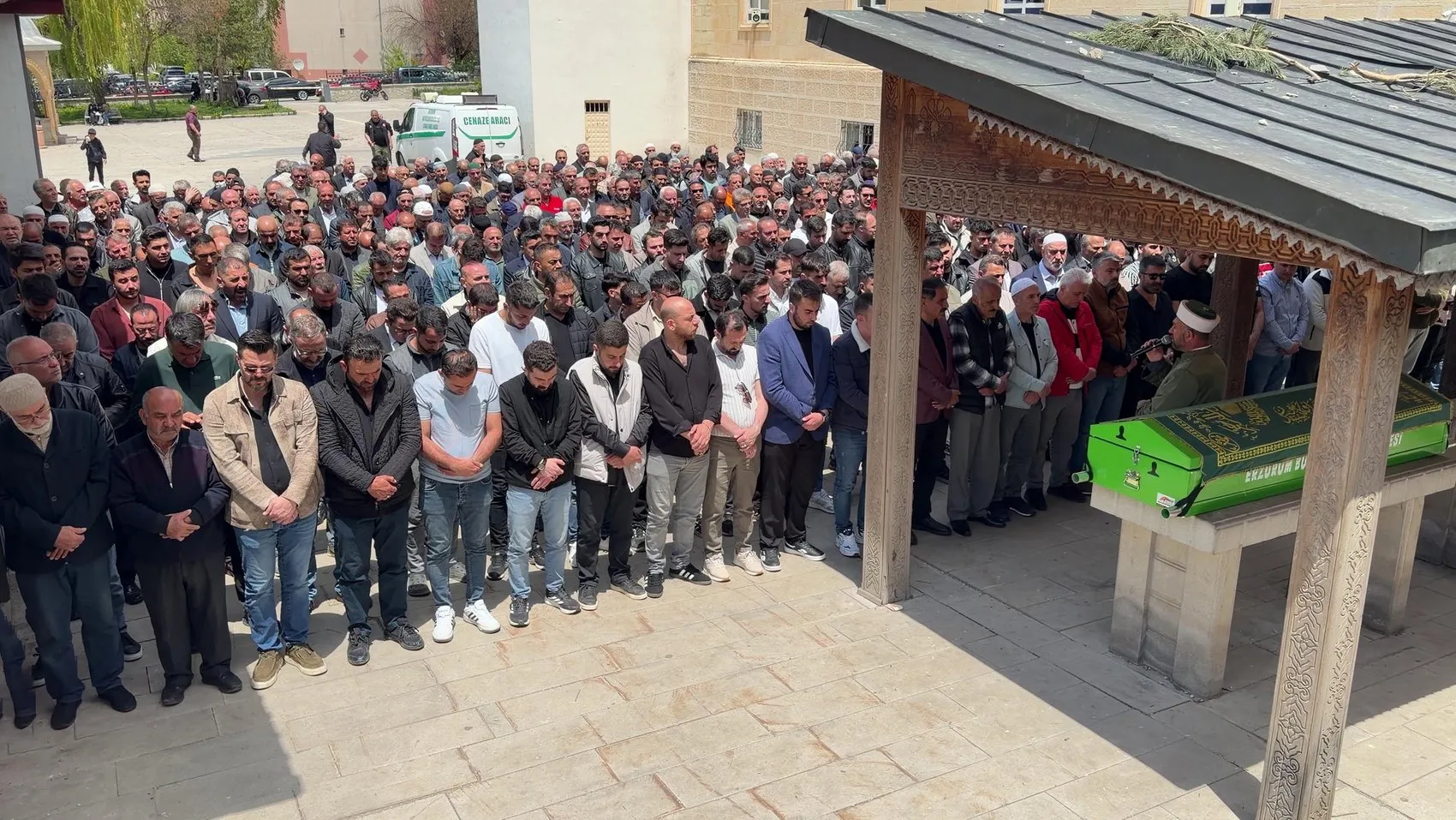 Kardeşini kurtardı dakikalar sonra kendi hayatını kaybetti