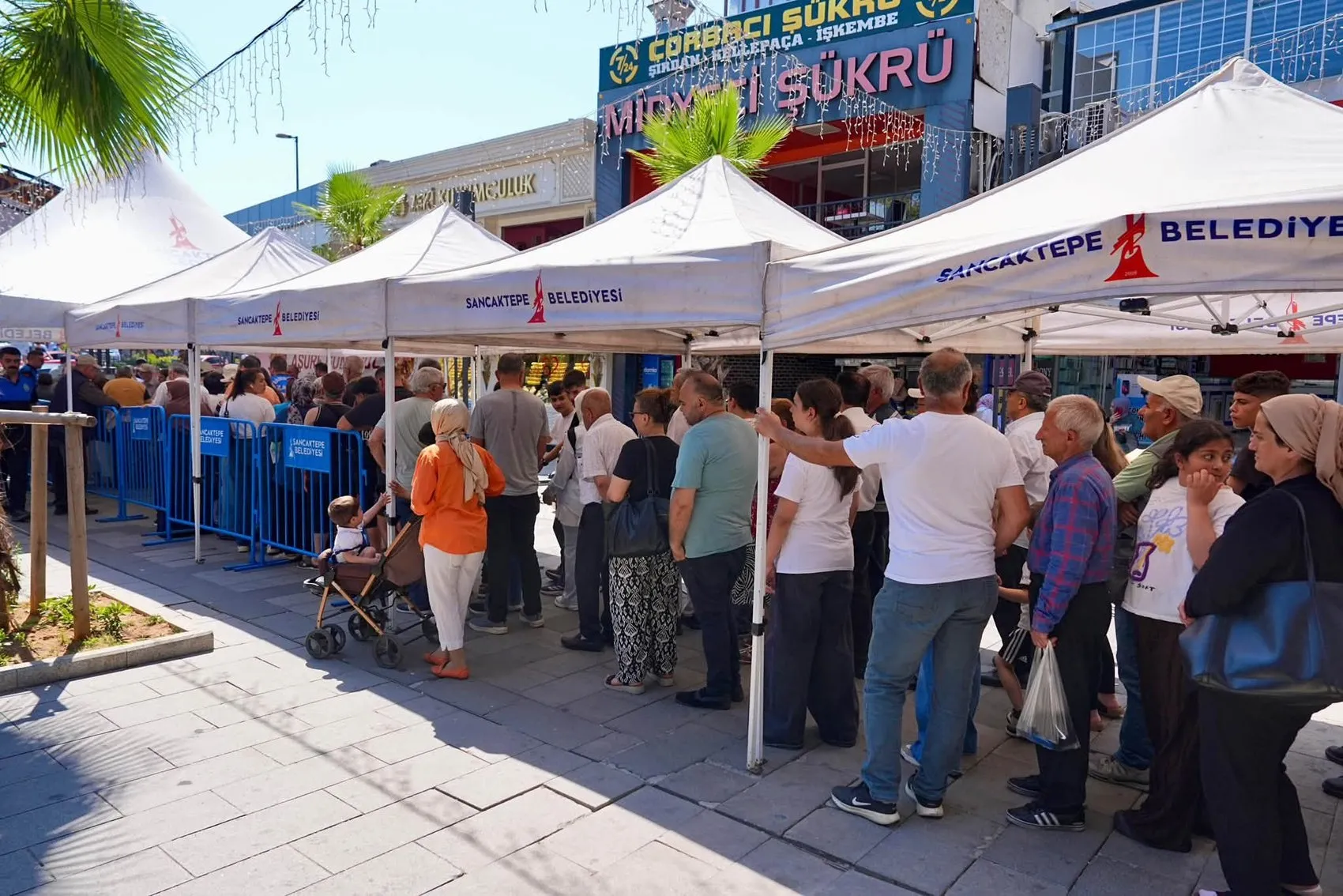 Sancaktepe’de 20 bin kişilik aşure bereketi