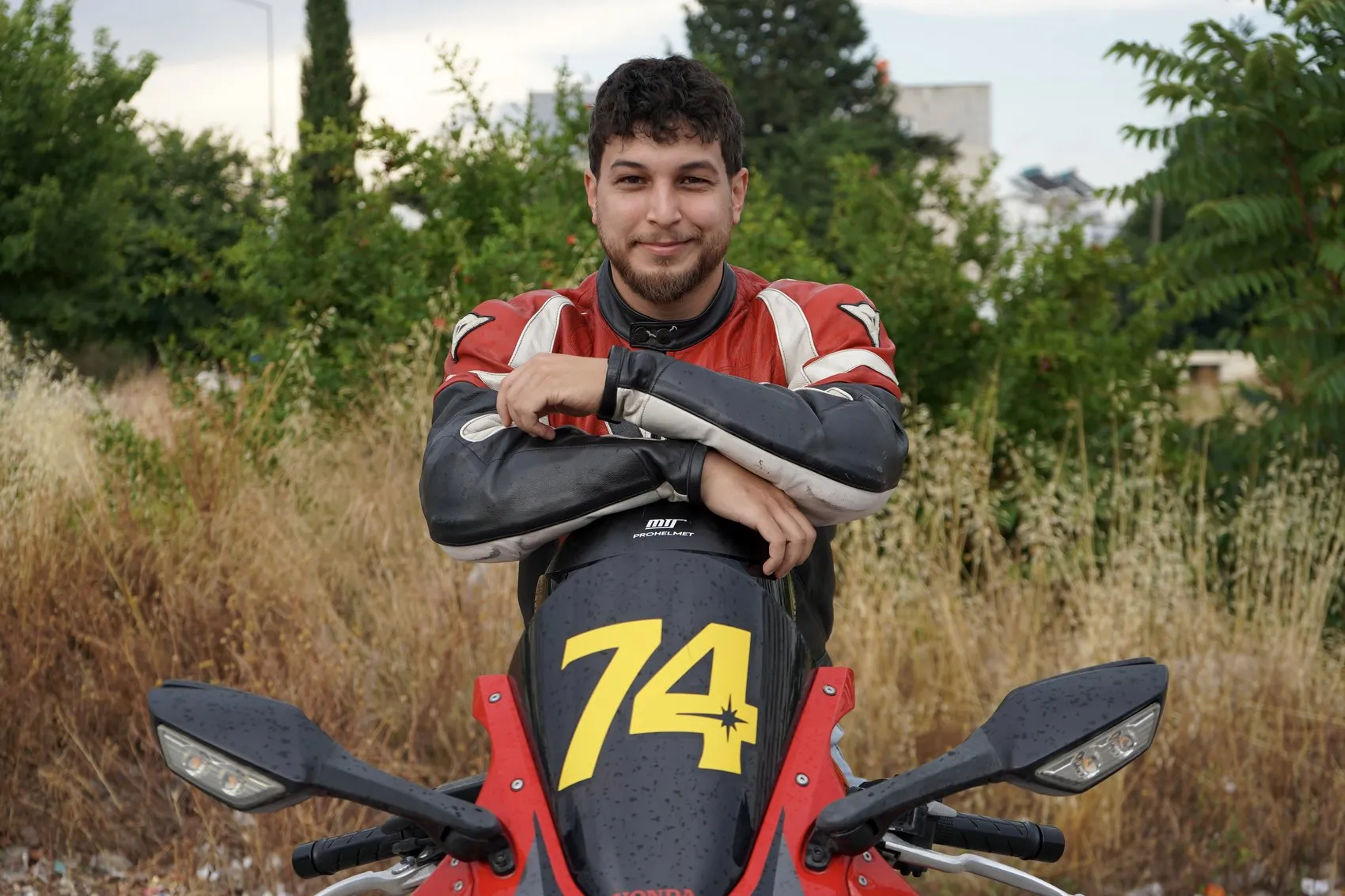 Kaza sonrası imkansızı başardı Tarık yeniden motosiklet üzerinde