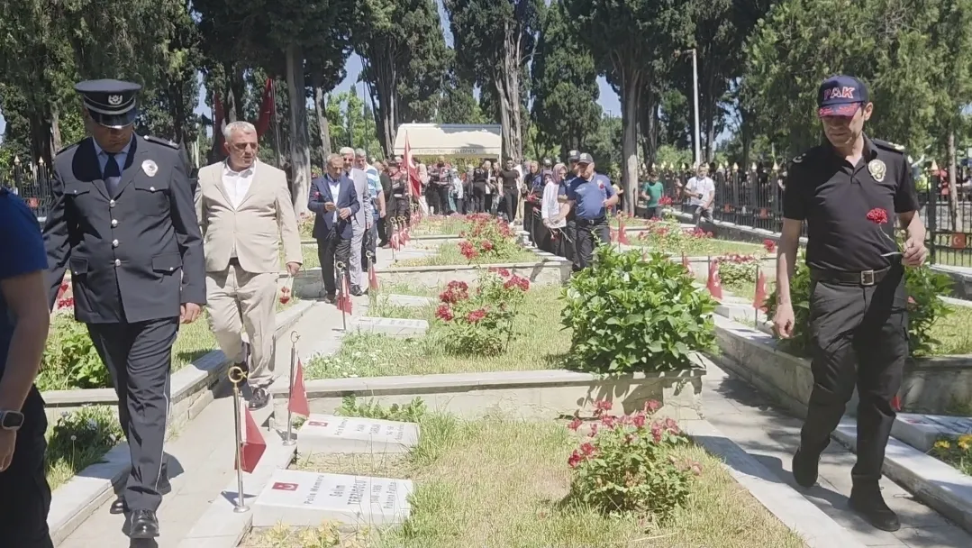 Vezneciler saldırısında şehit düşen polisler dualarla anıldı