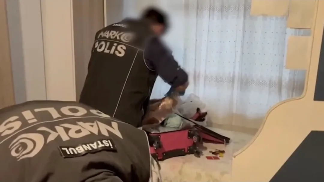 Esenyurt’ta narkotik baskını 11 kilo uyuşturucu ele geçirildi