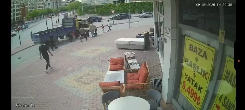 Konya'da kamyonet dehşeti Elektrikli bisikletteki çocuklar ezilmekten son anda kurtuldu