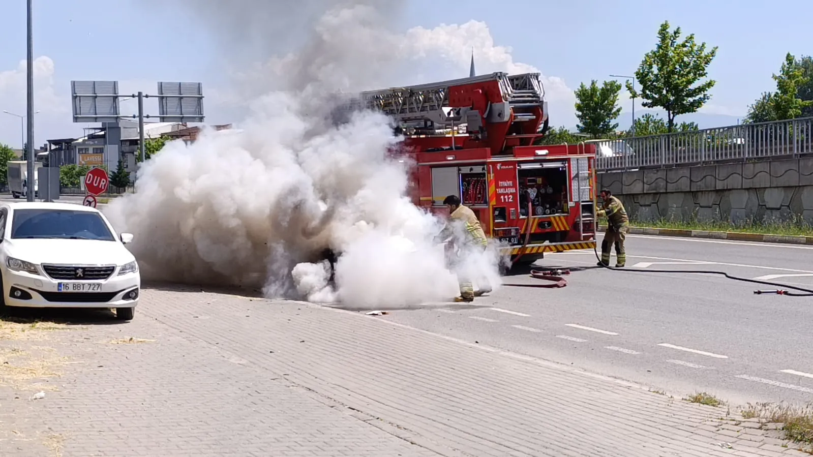 İnegöl trafiğinde korkutan araç yangını