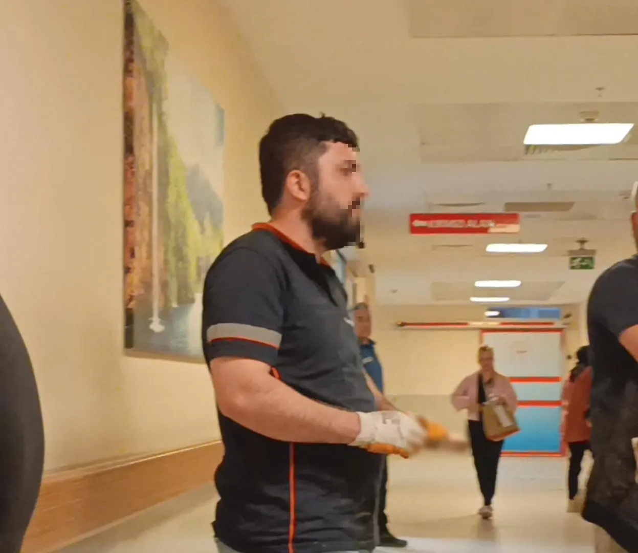 İnegöl'de iş kazası Elinde tahtayla hastaneye koştu