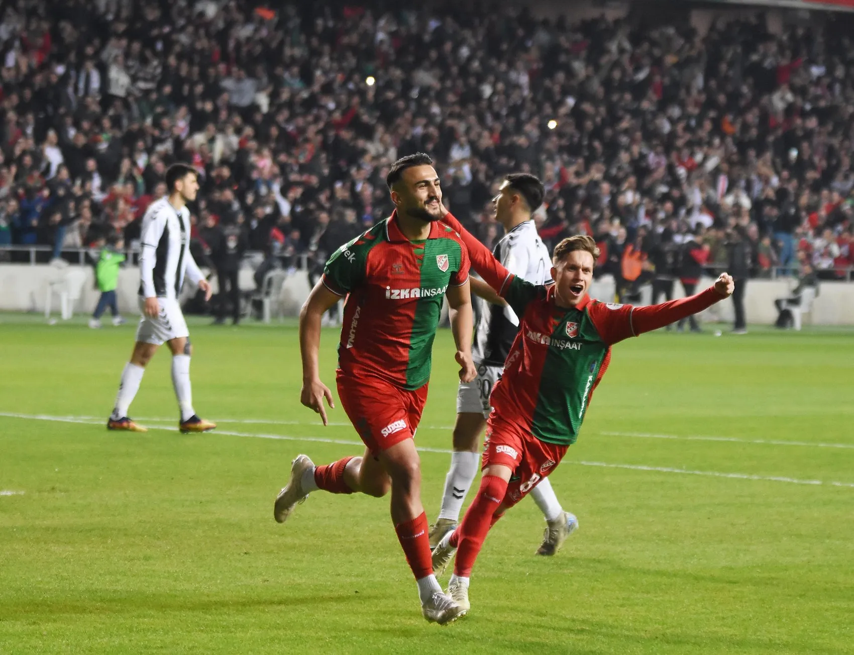 Karşıyaka iç transferde düğmeye basıyor