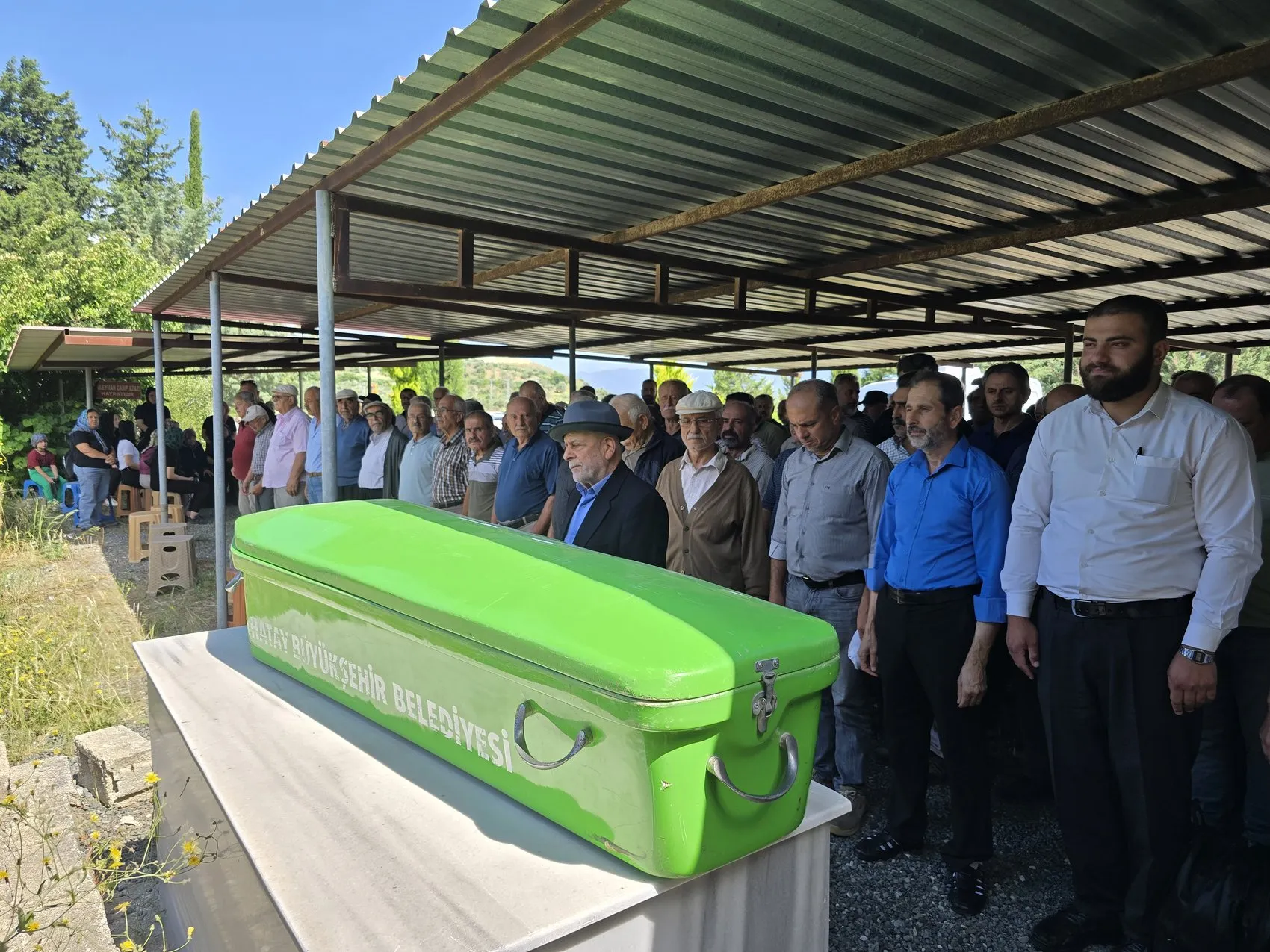 Ayrılmak istediği nişanlısı tarafından katledilen Lamiya ve babası defnedildi