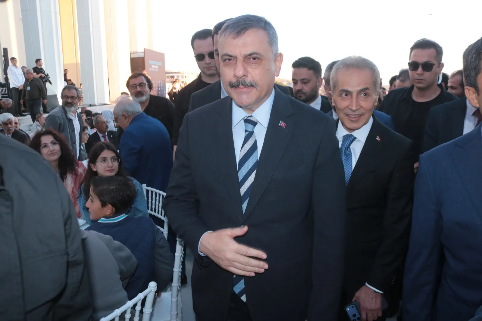 Bakan Çiftçi Nevşehir’de Muharrem lokmasını paylaştı