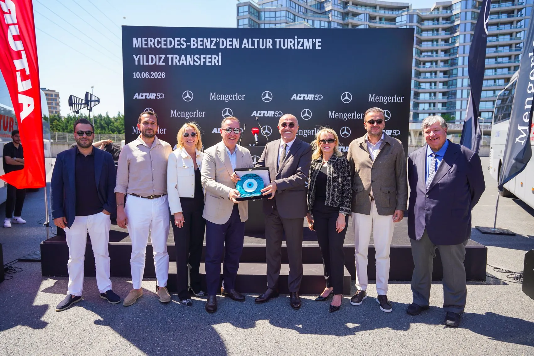 Abdurrahim Albayrak filosunu 20 yeni Mercedes ile büyüttü