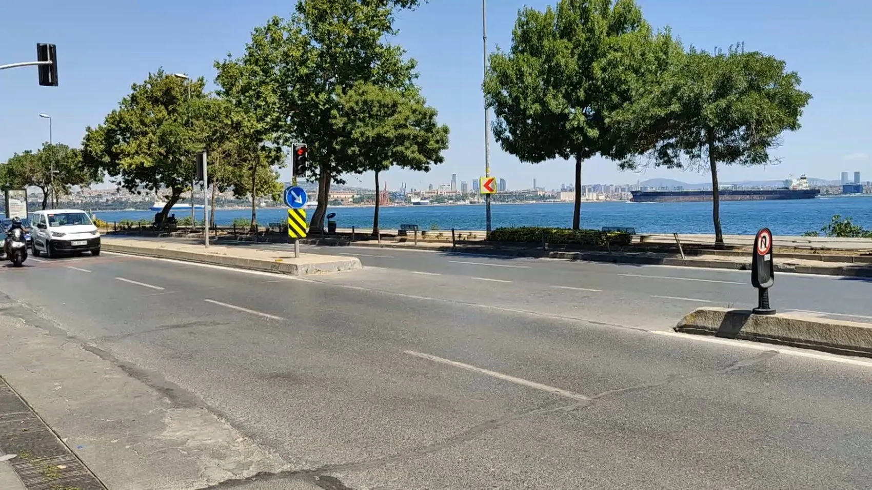 Fatih’te kavşakta kaza 27 yaşındaki motosikletli hayatını kaybetti