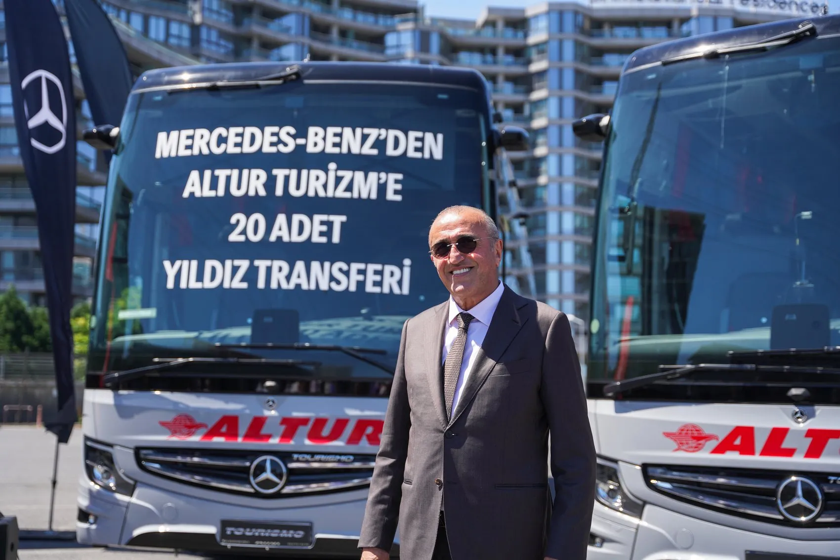 Abdurrahim Albayrak filosunu 20 yeni Mercedes ile büyüttü