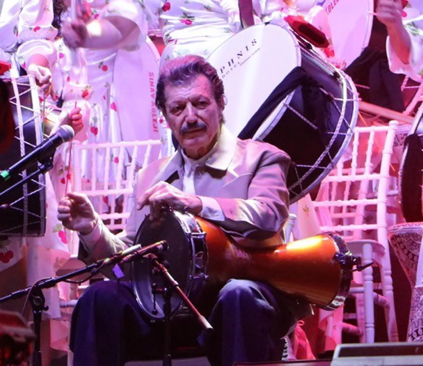 Burhan Öçal Tekirdağ Kiraz Festivali’nde sahneye çıktı