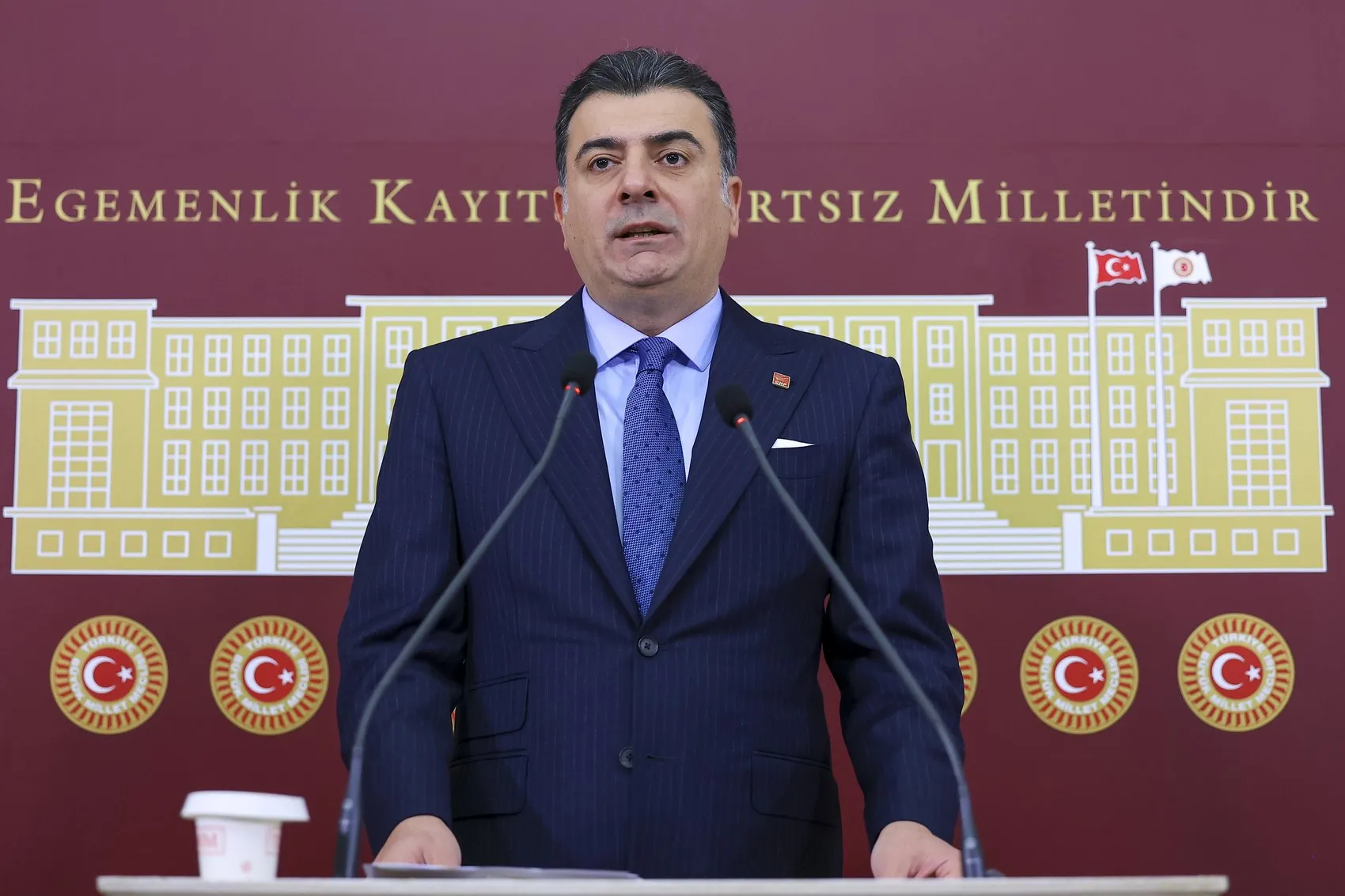 CHP’de kurultay tartışması Zeynel Emre’den yönetime sert tepki