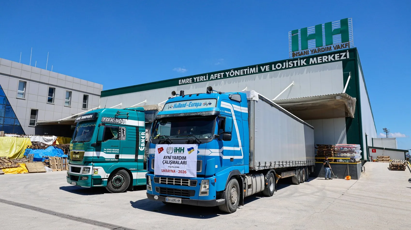 İHH Ukrayna için yardım seferberliğini 12 TIR’a tamamladı