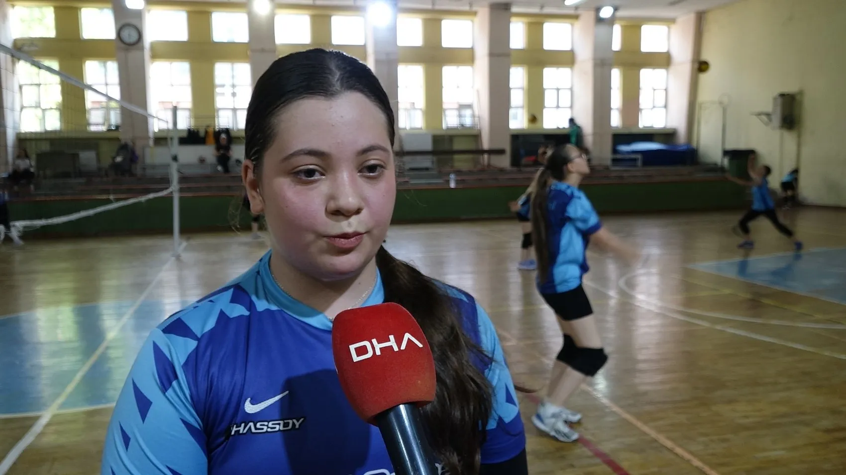 Trabzonlu minik voleybolculardan milli takıma gol sevinçli destek