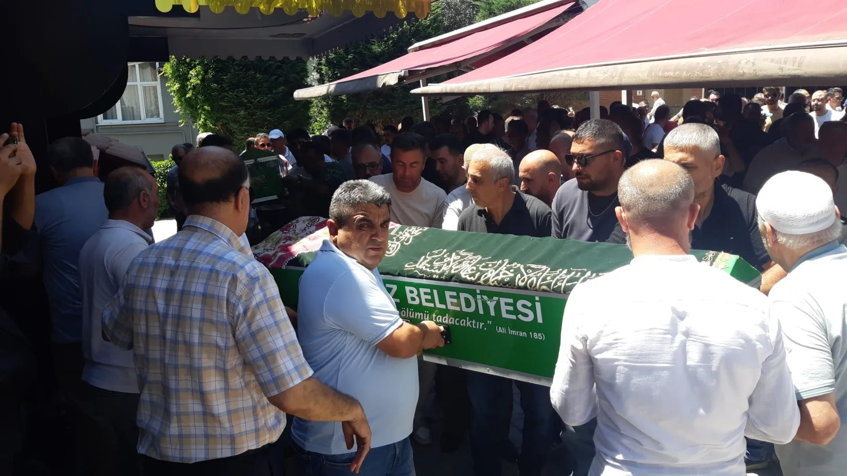 Sakarya’daki trafik kazasında yaşamını yitiren anne ve kızı defnedildi