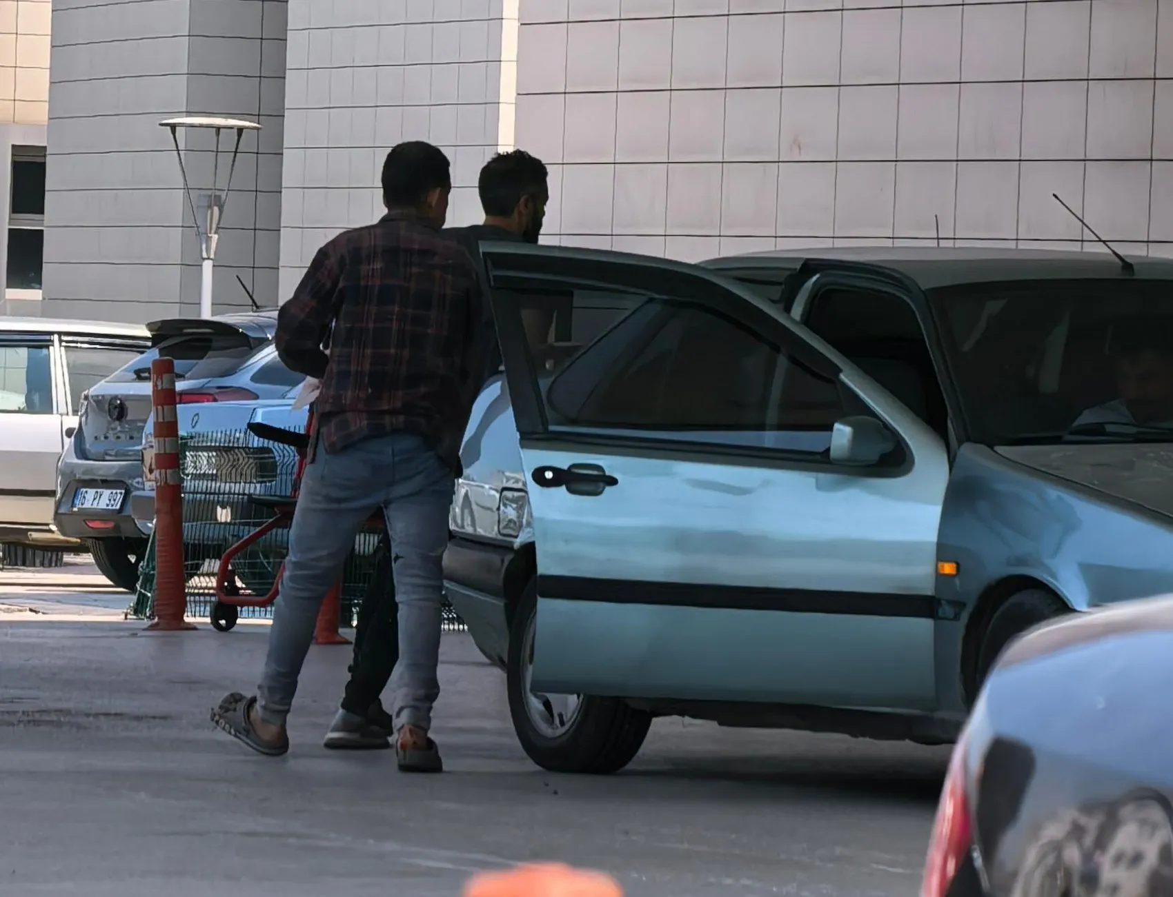 İnegöl'de iş kazası Mobilya atölyesinde iki parmağını kaybetti