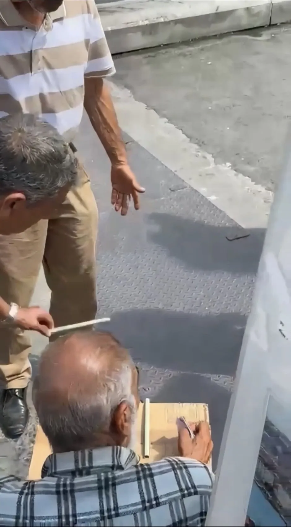 Galata Köprüsü’nde nostaljik kumar tuzağı kamerada