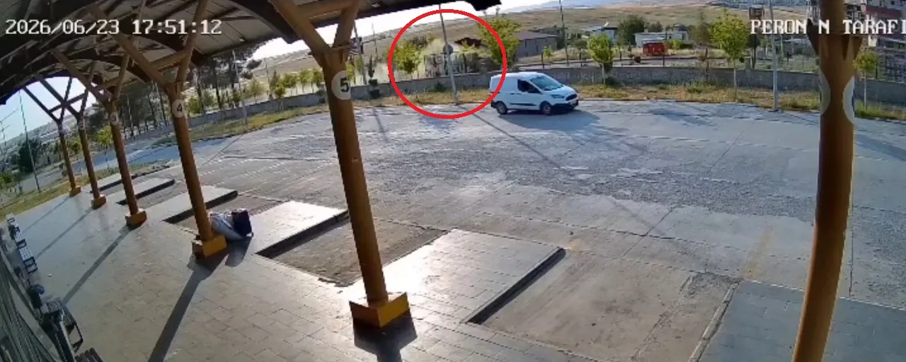 Silvan’da korkutan kaza güvenlik kamerasında