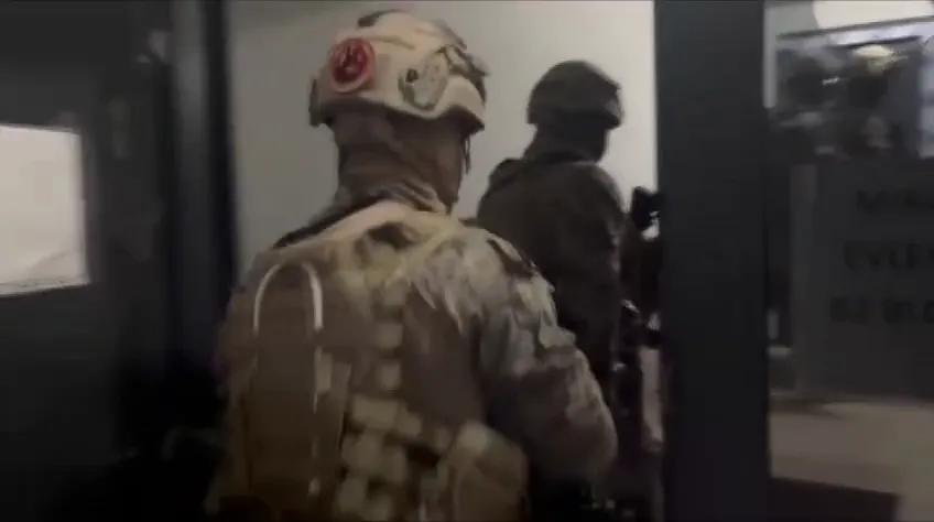 İzmit'te uzun süredir aranan hükümlü özel harekat baskınıyla yakalandı