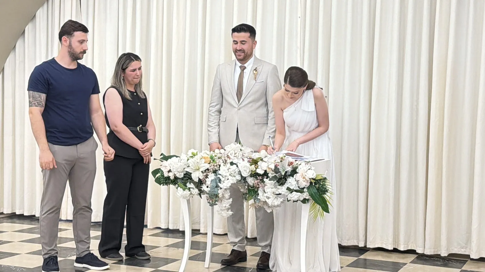 Çiftler 06.06.2026 tarihini unutulmaz kılmak için nikah salonuna koştu
