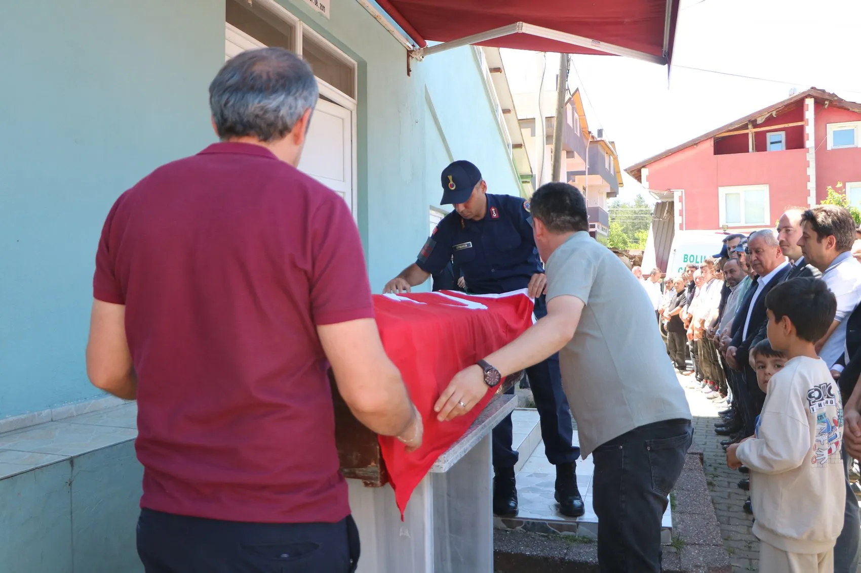 Mengen'deki maden göçüğünde hayatını kaybeden işçi defnedildi