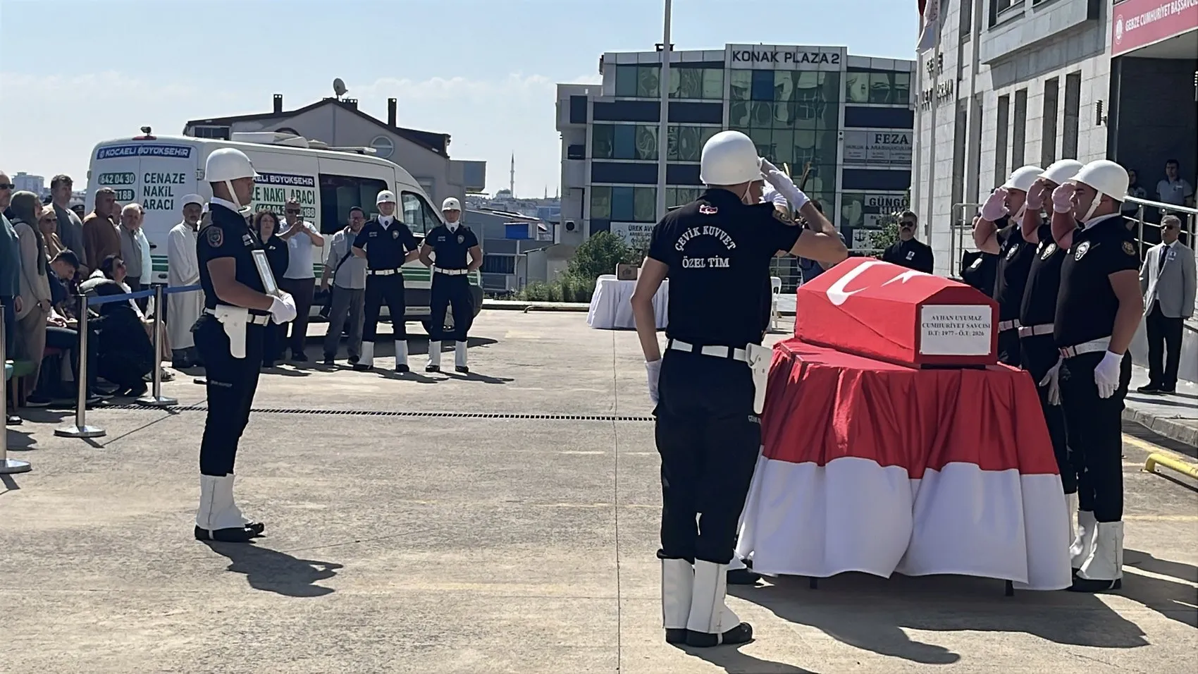 Gebze Adliyesi’nde savcı Ayhan Uyumaz için veda töreni