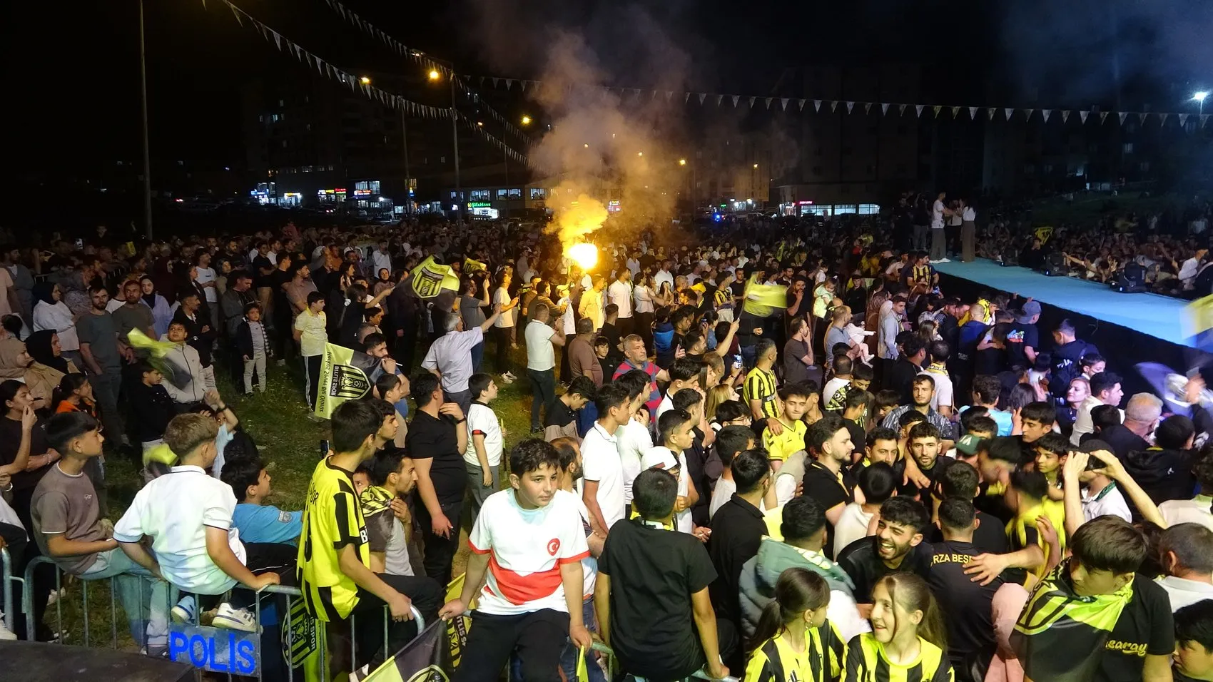 Bitlis'te 24 yıllık profesyonel lig hasreti kutlamayla bitti