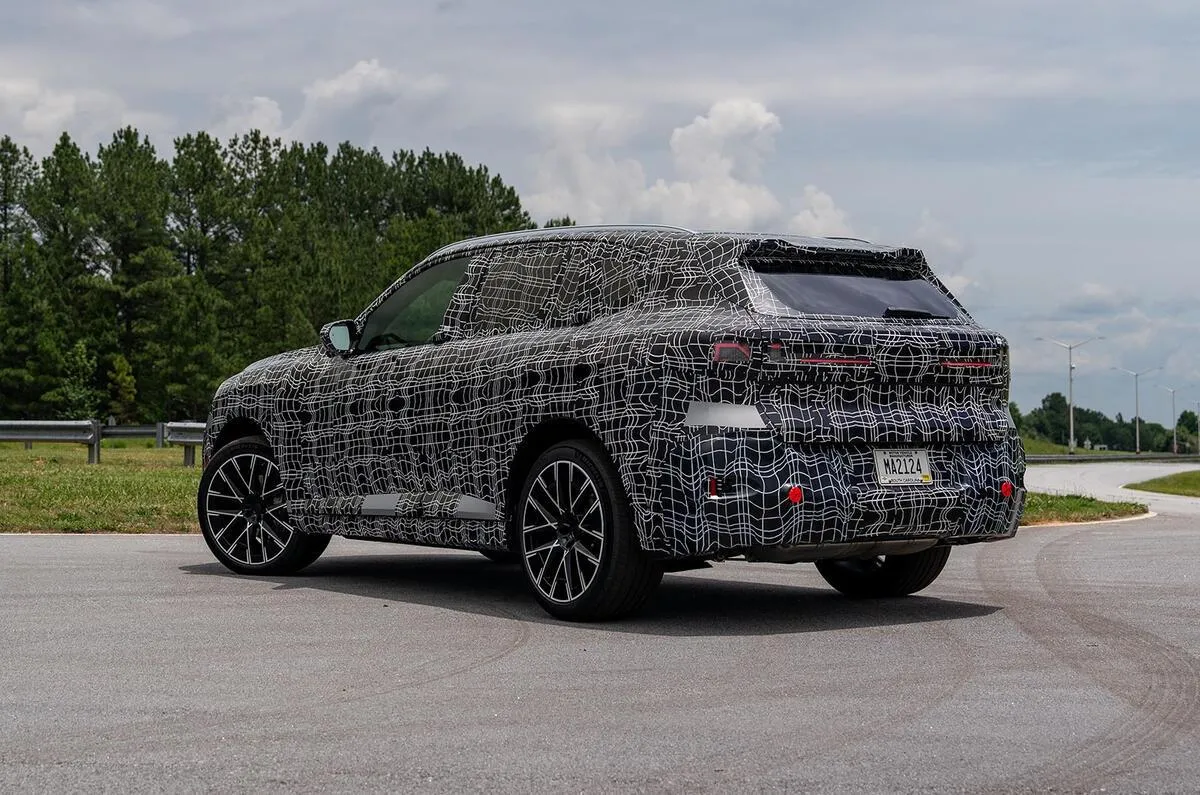 BMW'nin yeni iX5 modeli markanın en büyük bataryasını alıyor