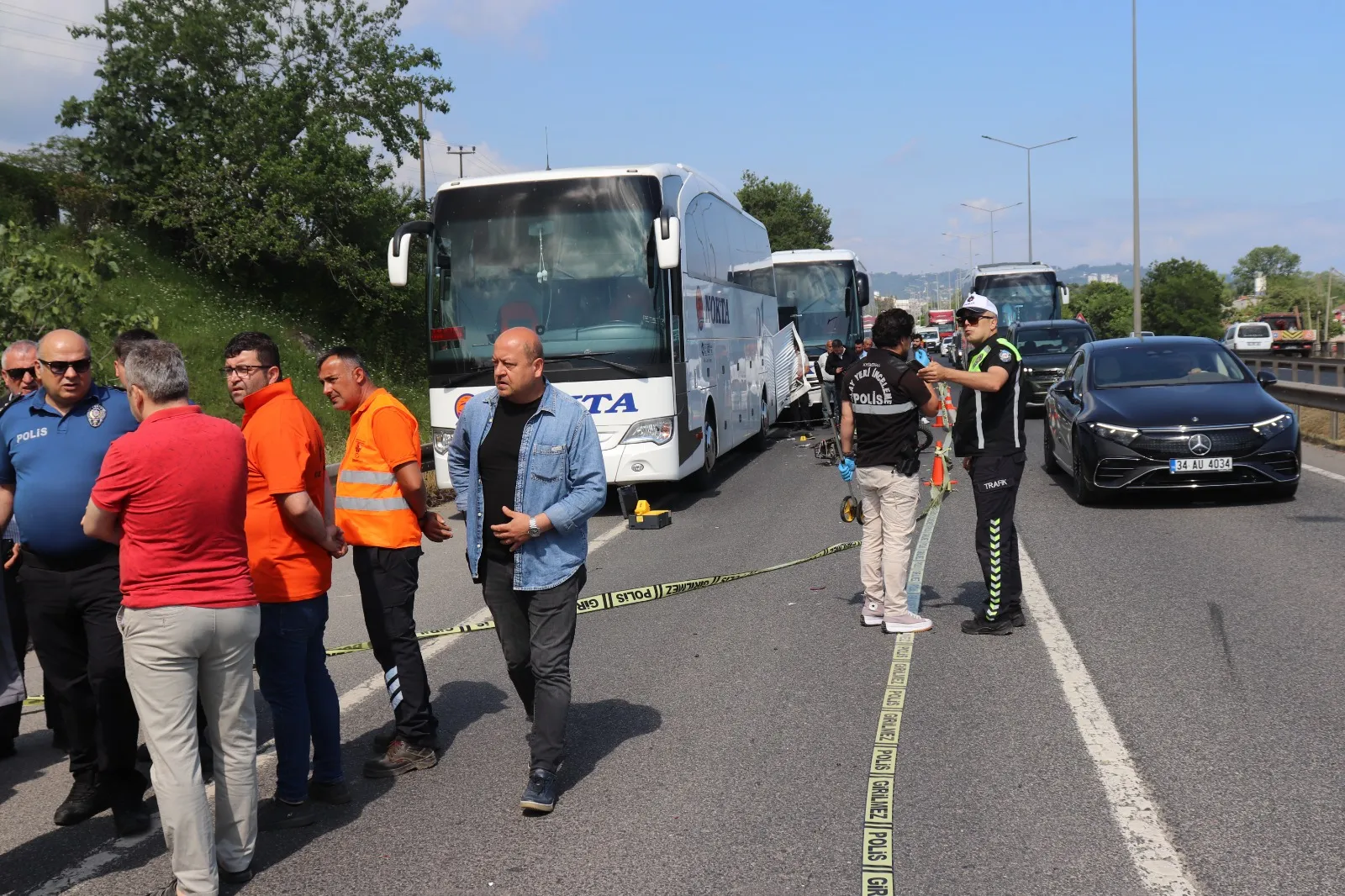 Ordu'da emniyet şeridindeki otobüse çarpan motosiklet sürücüsü hayatını kaybetti