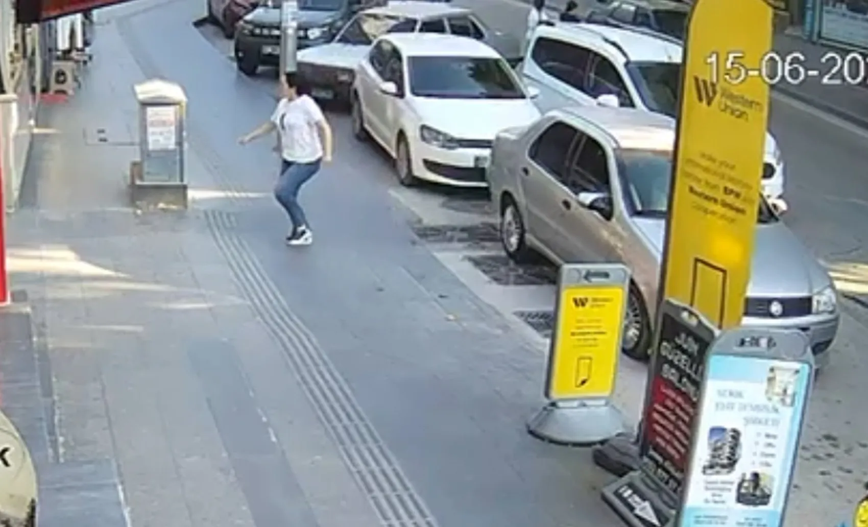 Antalya Serik’te sokak ortasında dehşet anları