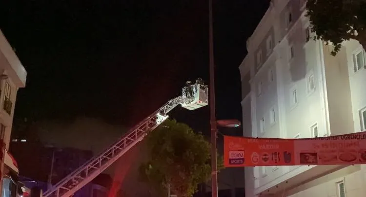 Küçükçekmece’de öğrenci yurdunda korkutan yangın