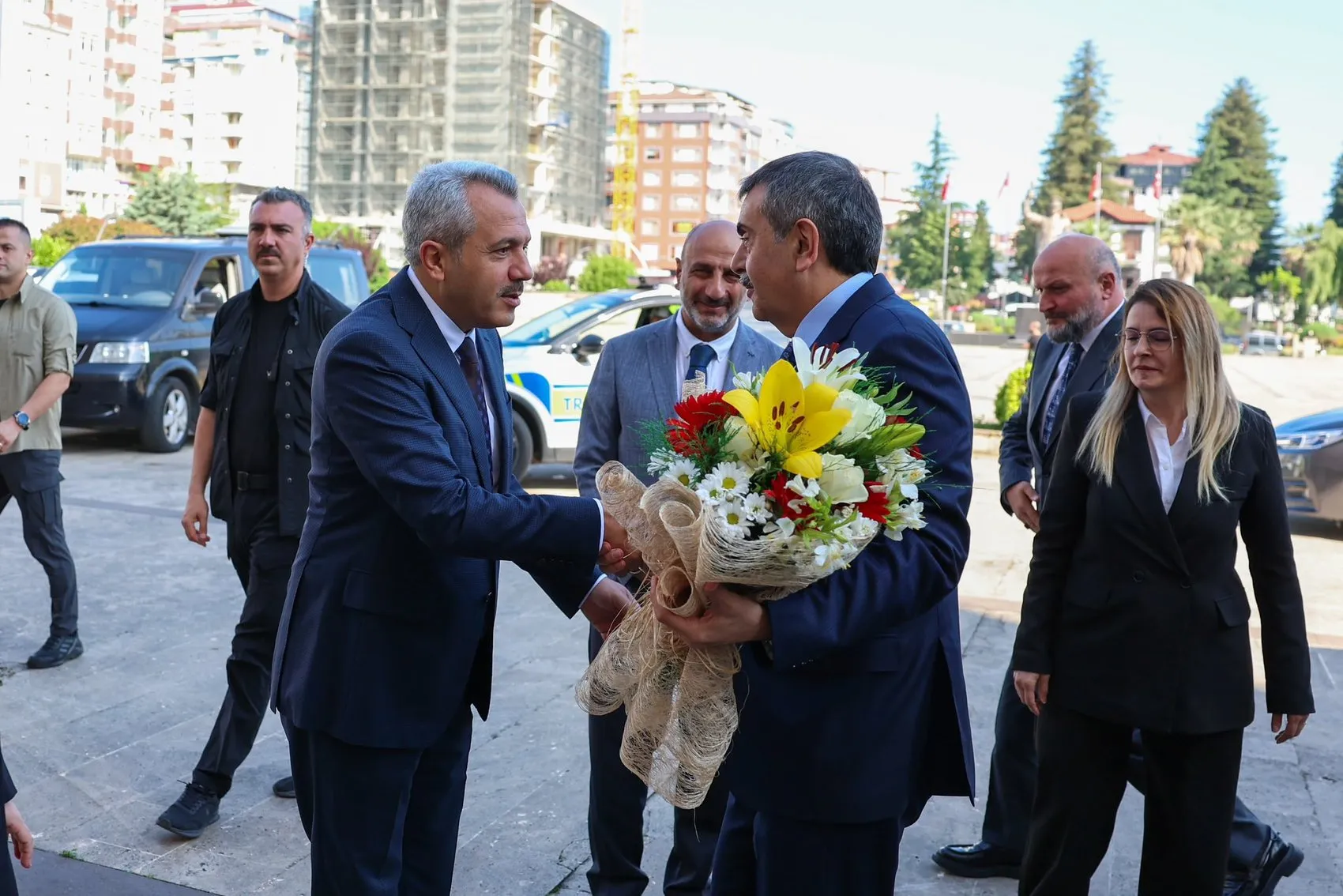 Bakan Tekin eğitimdeki başarıyı Rize'den duyurdu