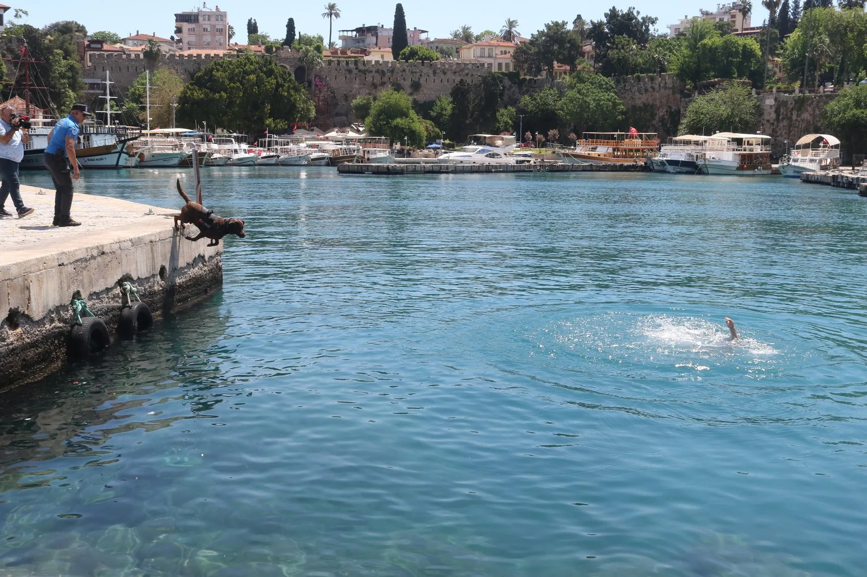 Antalya deniz polisine can dostu destek