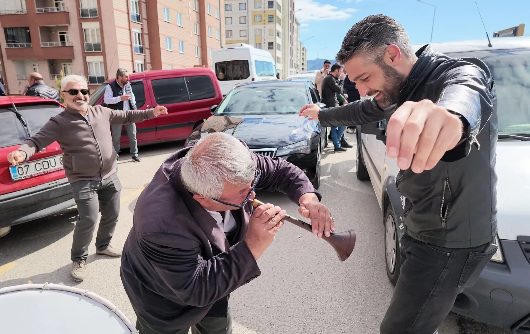 Erzurum düğünlerinin değişmez ismi kimseden bahşişi esirgemiyor
