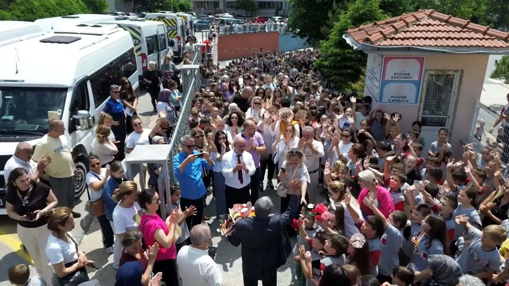 Edirne’de yarım asra yakın süren öğretmenlik serüveni alkışlarla sona erdi