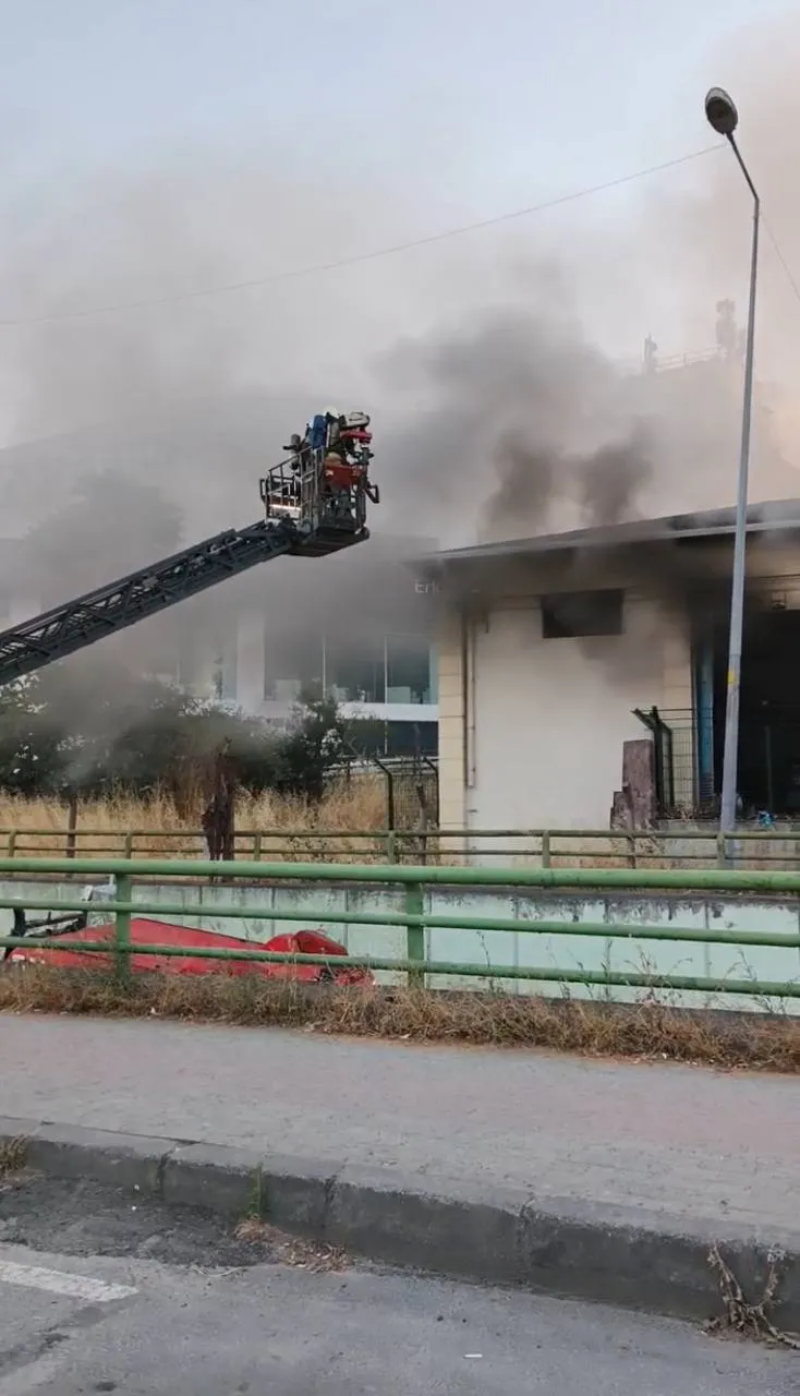 Gaziosmanpaşa’da tramvay hattında yangın paniği