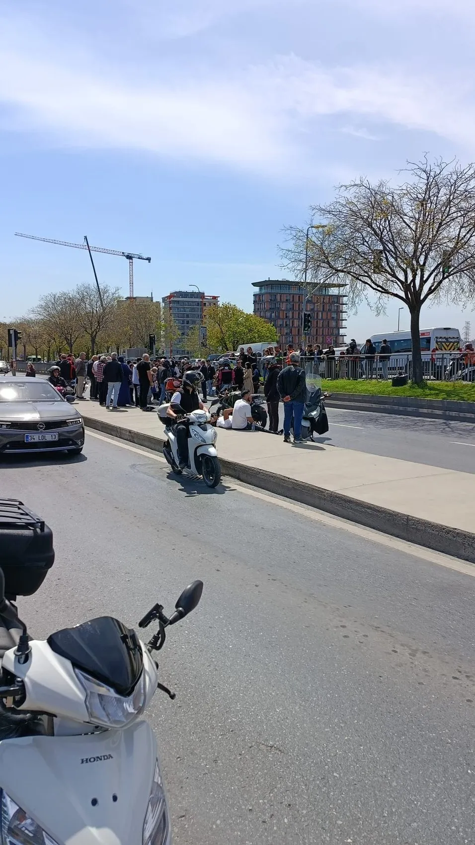 Şişli'de yaya geçidinde hız felaketi