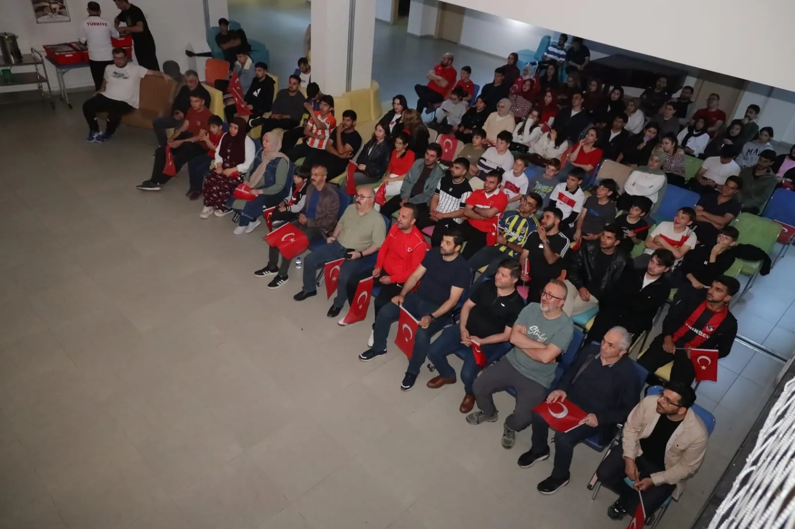Artvinliler Dünya Kupası için dev ekranda buluştu