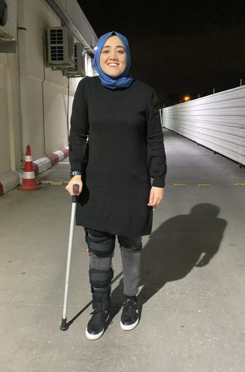 Sağ dizinden sakatlandı doktor sol dizini ameliyat etti