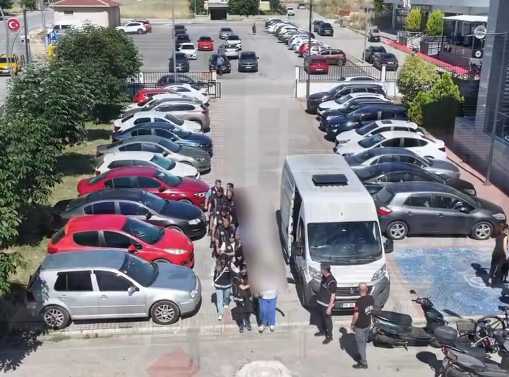 Sahte engelli raporuyla 100 milyon liralık vurgun yapan çete çökertildi